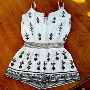 Calypso St Barth, size M, white linen and black linen romper. Never worn.